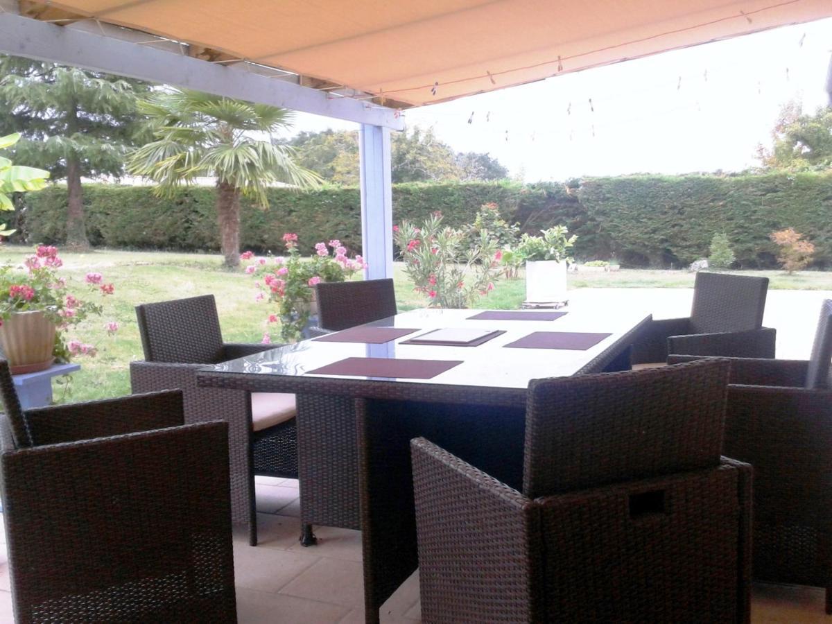 Chez Isa Et Dens Bed & Breakfast Marsac-sur-l'Isle Luaran gambar