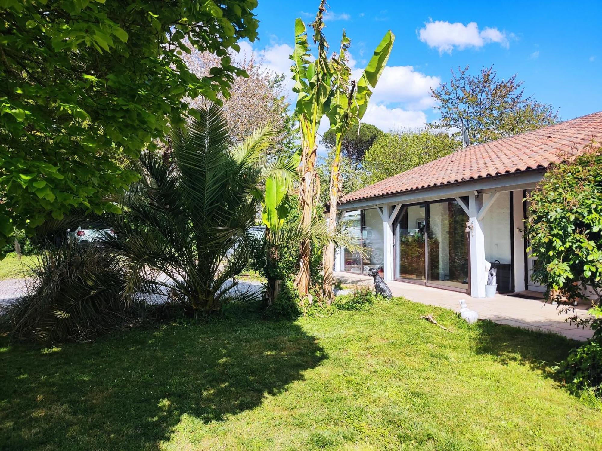 Chez Isa Et Dens Bed & Breakfast Marsac-sur-l'Isle Luaran gambar