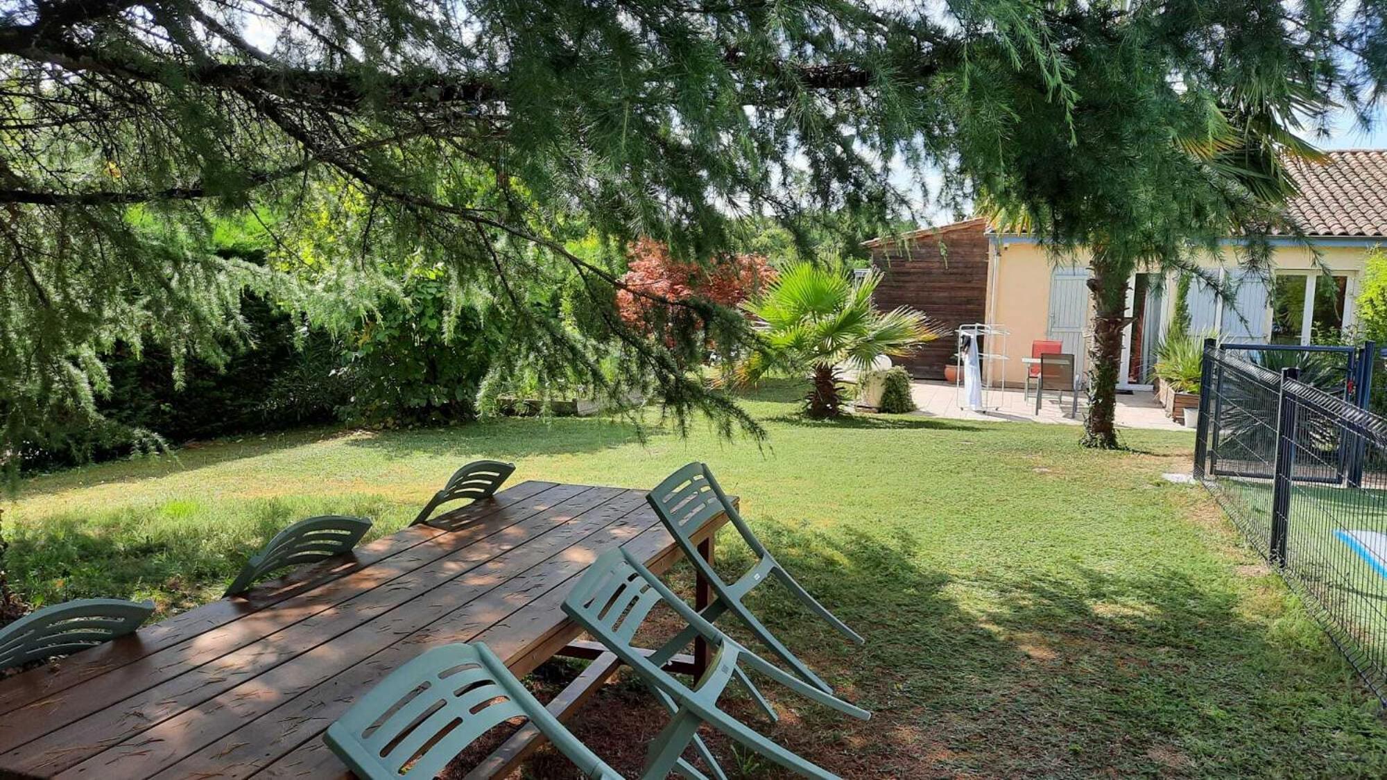 Chez Isa Et Dens Bed & Breakfast Marsac-sur-l'Isle Luaran gambar